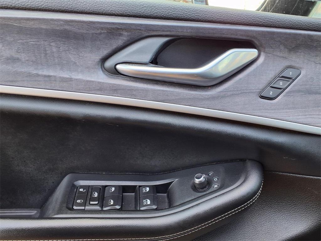 used 2023 Jeep Grand Cherokee car, priced at $30,098