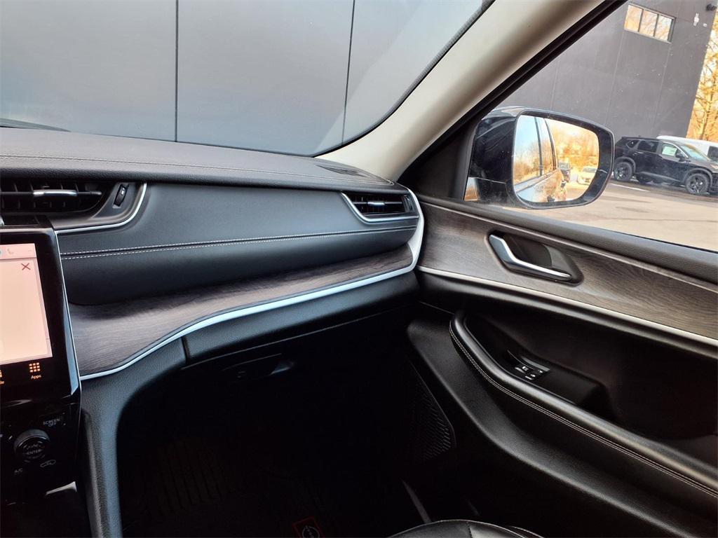 used 2023 Jeep Grand Cherokee car, priced at $30,098