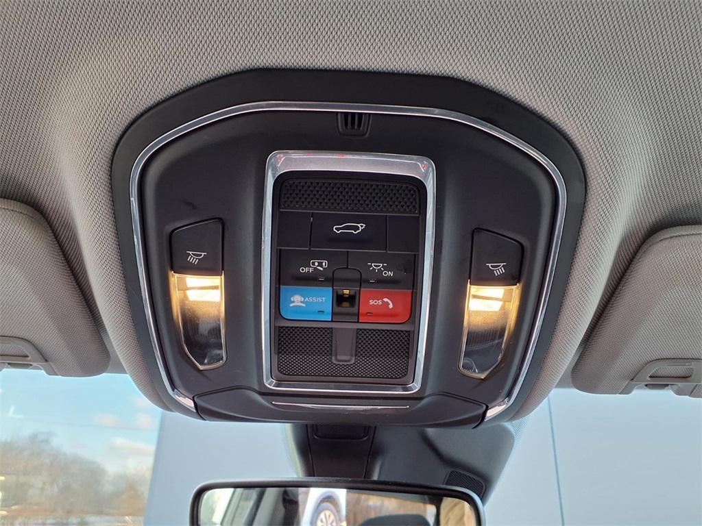 used 2023 Jeep Grand Cherokee car, priced at $30,098