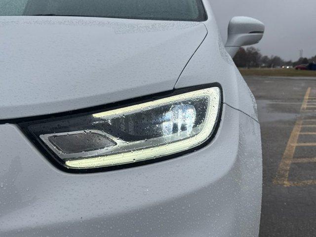 used 2022 Chrysler Pacifica car, priced at $23,222