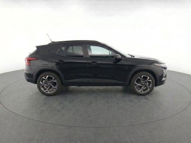 used 2025 Chevrolet Trax car, priced at $23,324