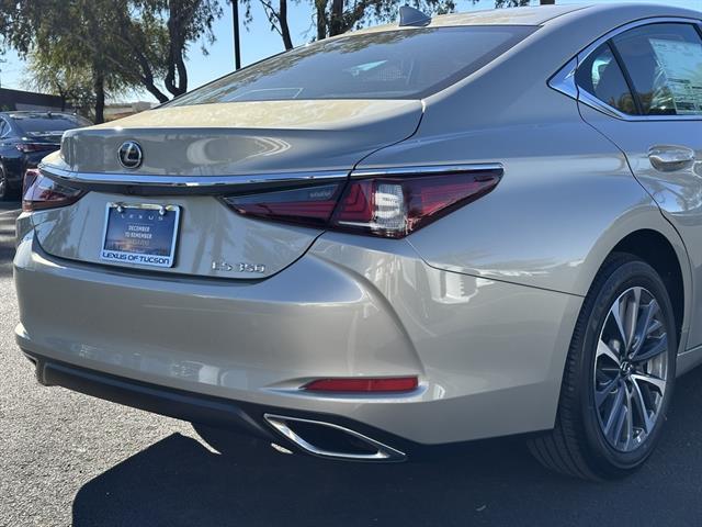 new 2025 Lexus ES 350 car, priced at $43,854