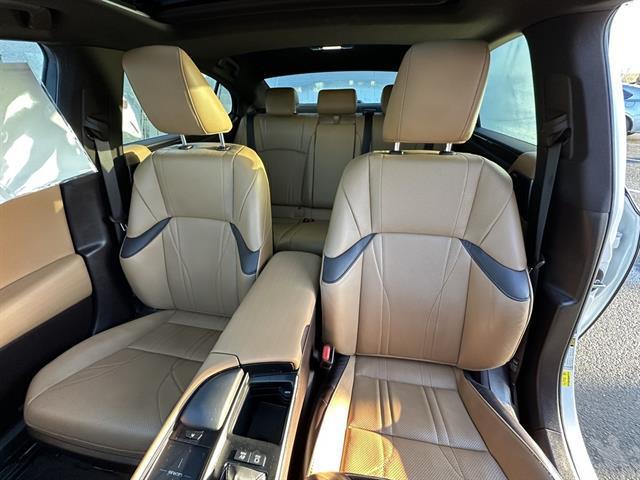 used 2021 Lexus ES 300h car, priced at $28,490