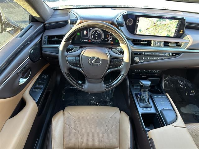 used 2021 Lexus ES 300h car, priced at $28,490