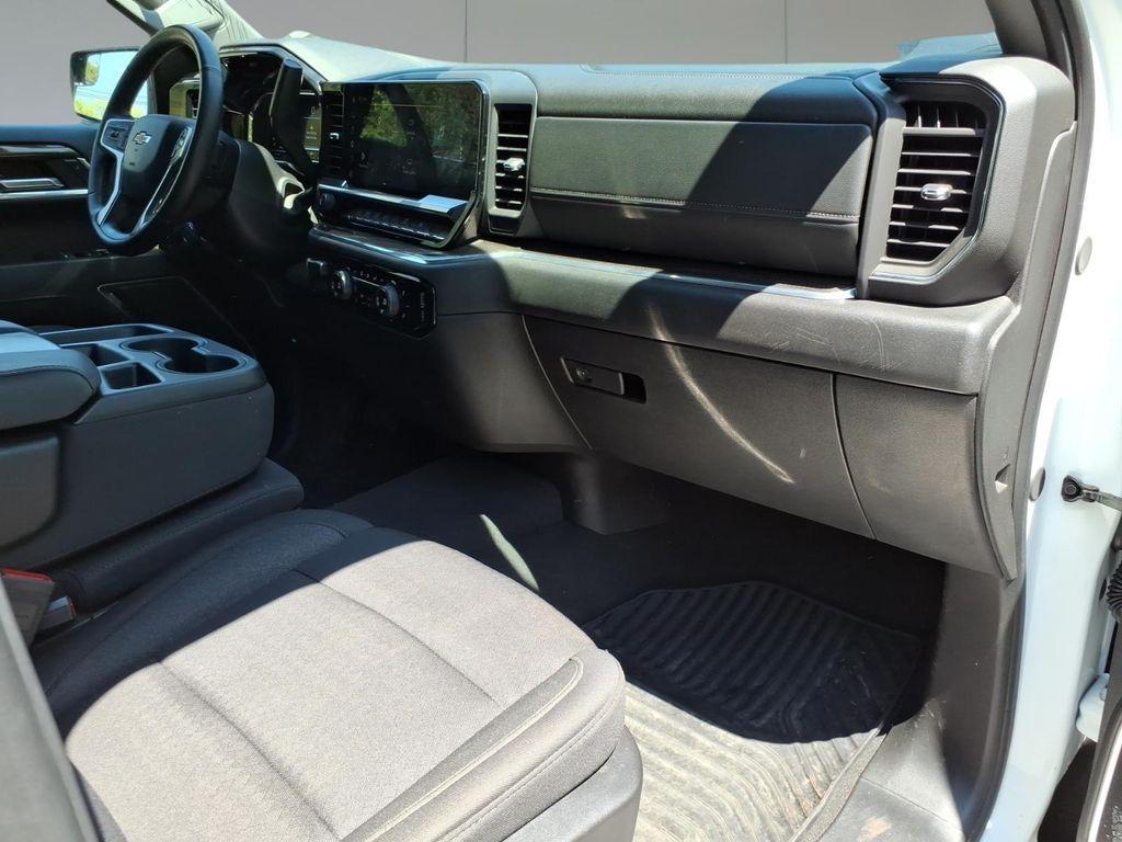 used 2025 Chevrolet Silverado 1500 car, priced at $38,994