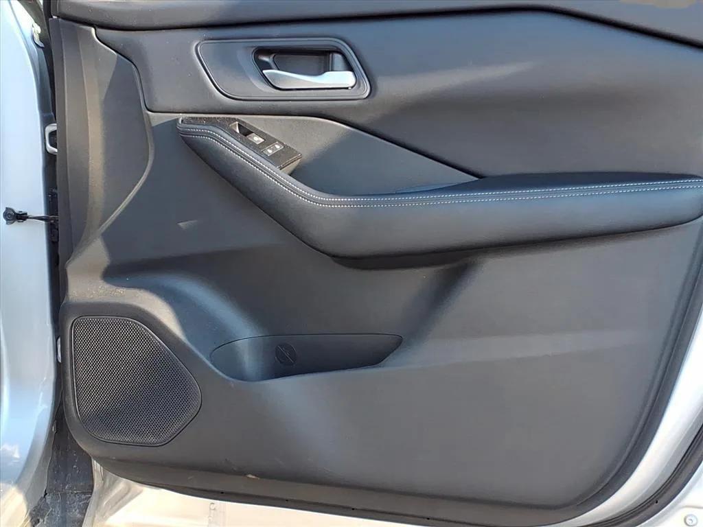 used 2025 Nissan Rogue car, priced at $17,995