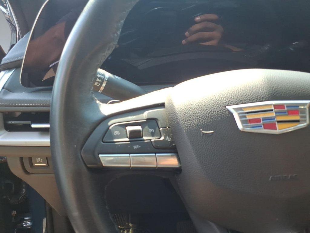 used 2025 Cadillac XT4 car, priced at $31,994
