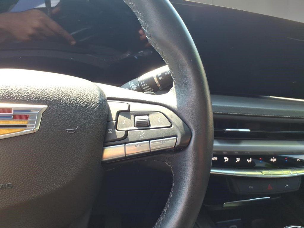 used 2025 Cadillac XT4 car, priced at $31,994