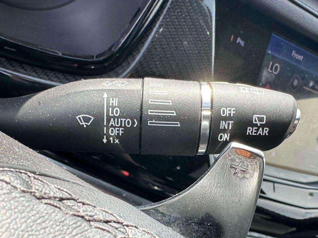 used 2024 Cadillac XT6 car, priced at $39,994