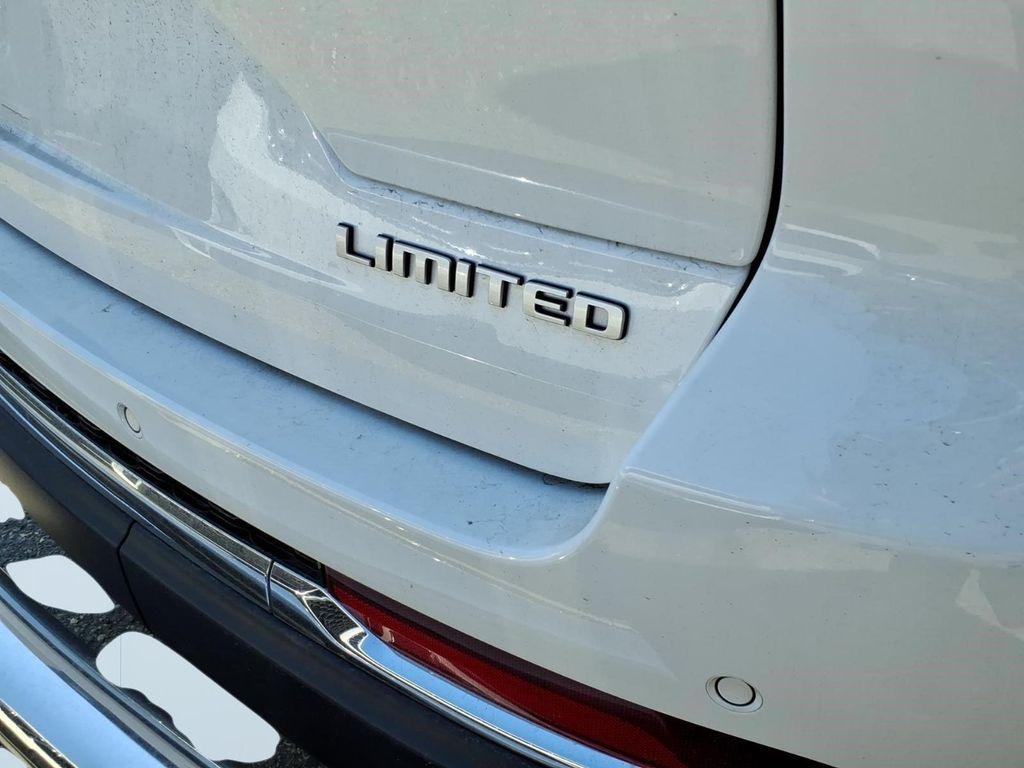 used 2025 Jeep Grand Cherokee car, priced at $31,994