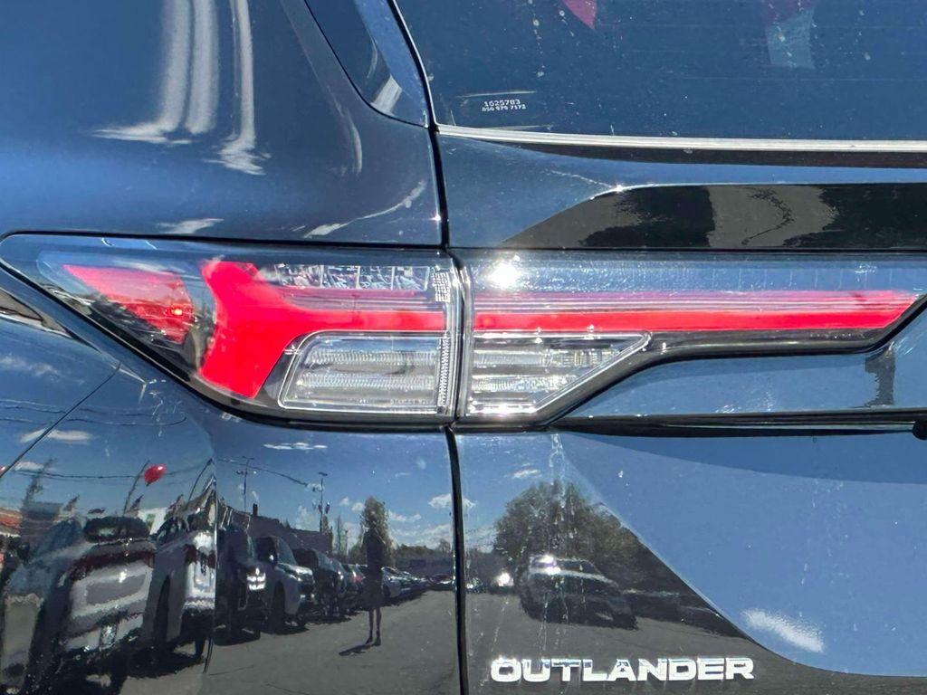 used 2025 Mitsubishi Outlander car, priced at $24,994