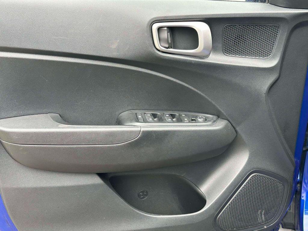 used 2025 Hyundai Venue car, priced at $17,994