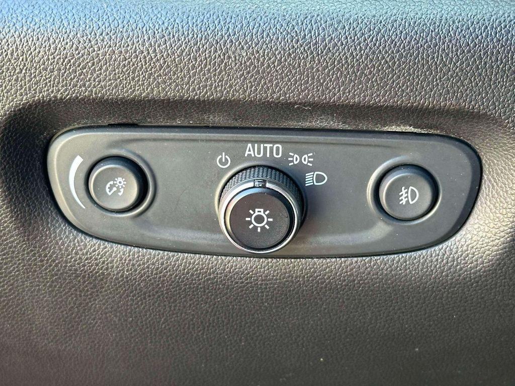 used 2021 Chevrolet Traverse car, priced at $17,994