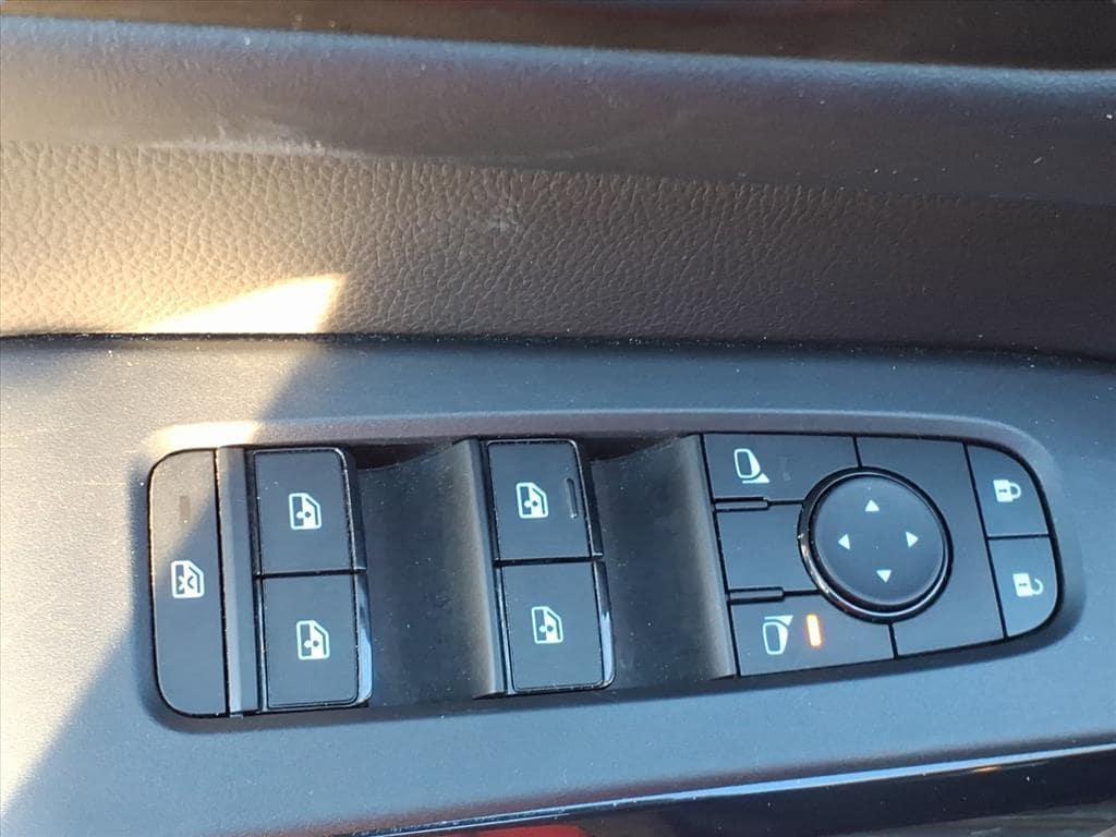 used 2025 Nissan Pathfinder car, priced at $27,995