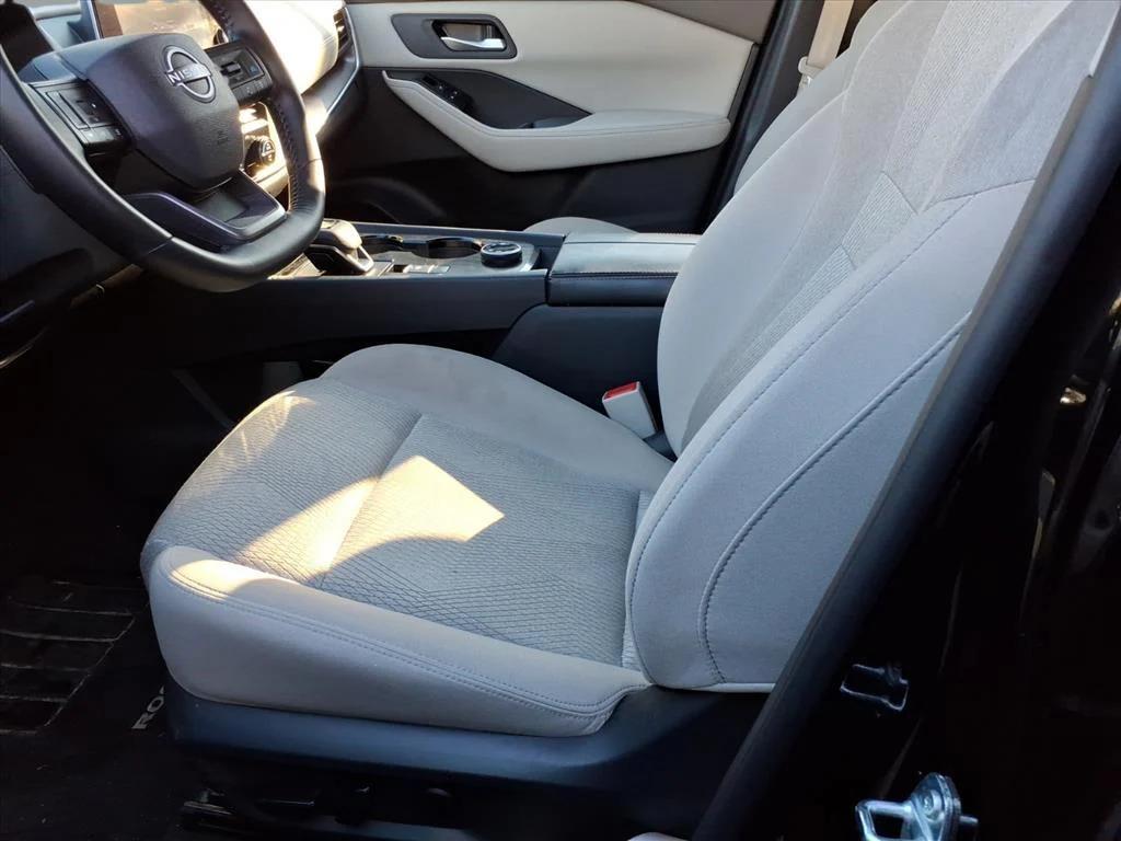 used 2025 Nissan Rogue car, priced at $17,995