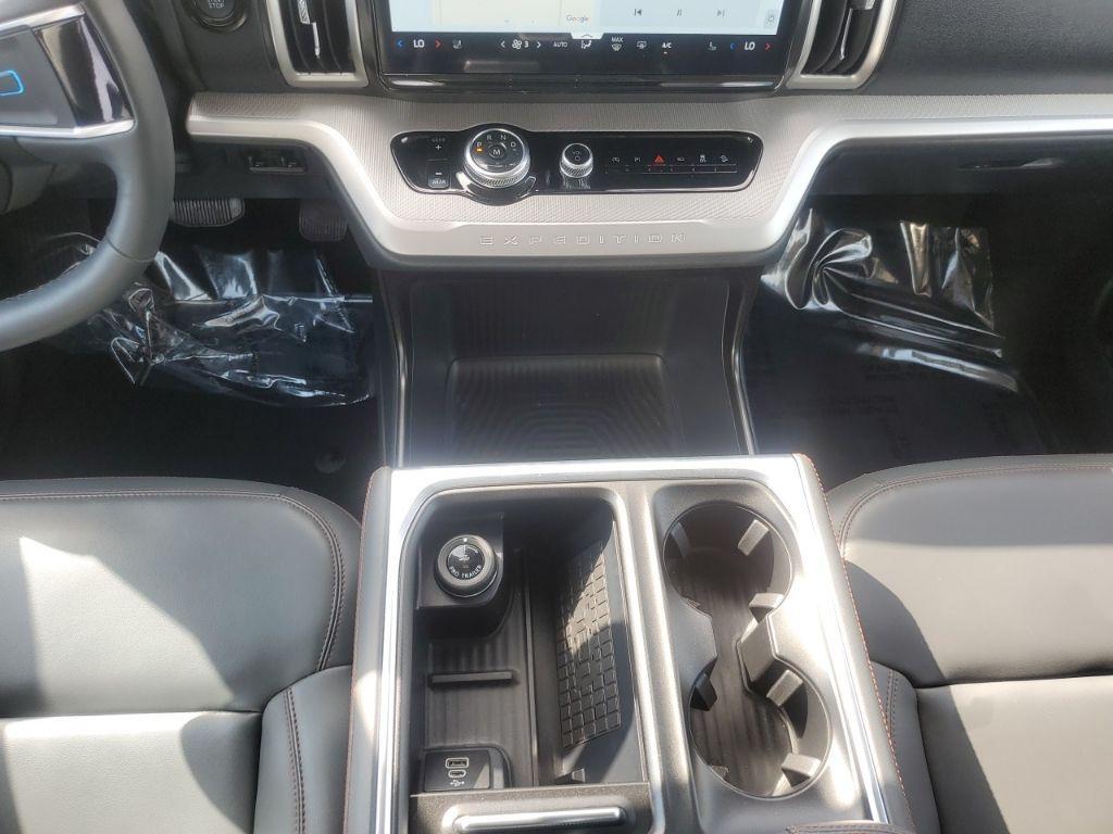 used 2025 Ford Expedition Max car, priced at $58,920