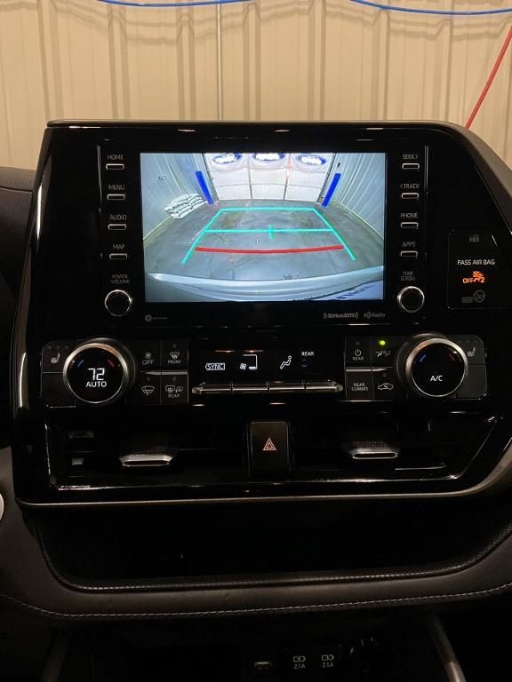 used 2021 Toyota Highlander car, priced at $26,490