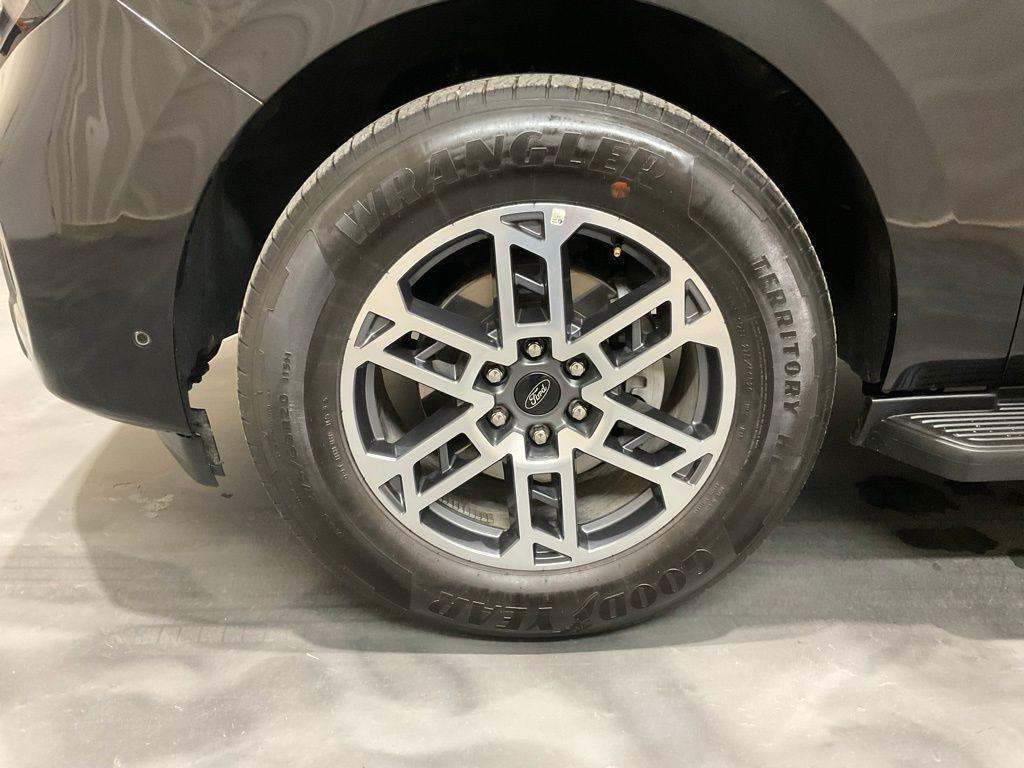 used 2025 Ford Expedition Max car, priced at $53,490