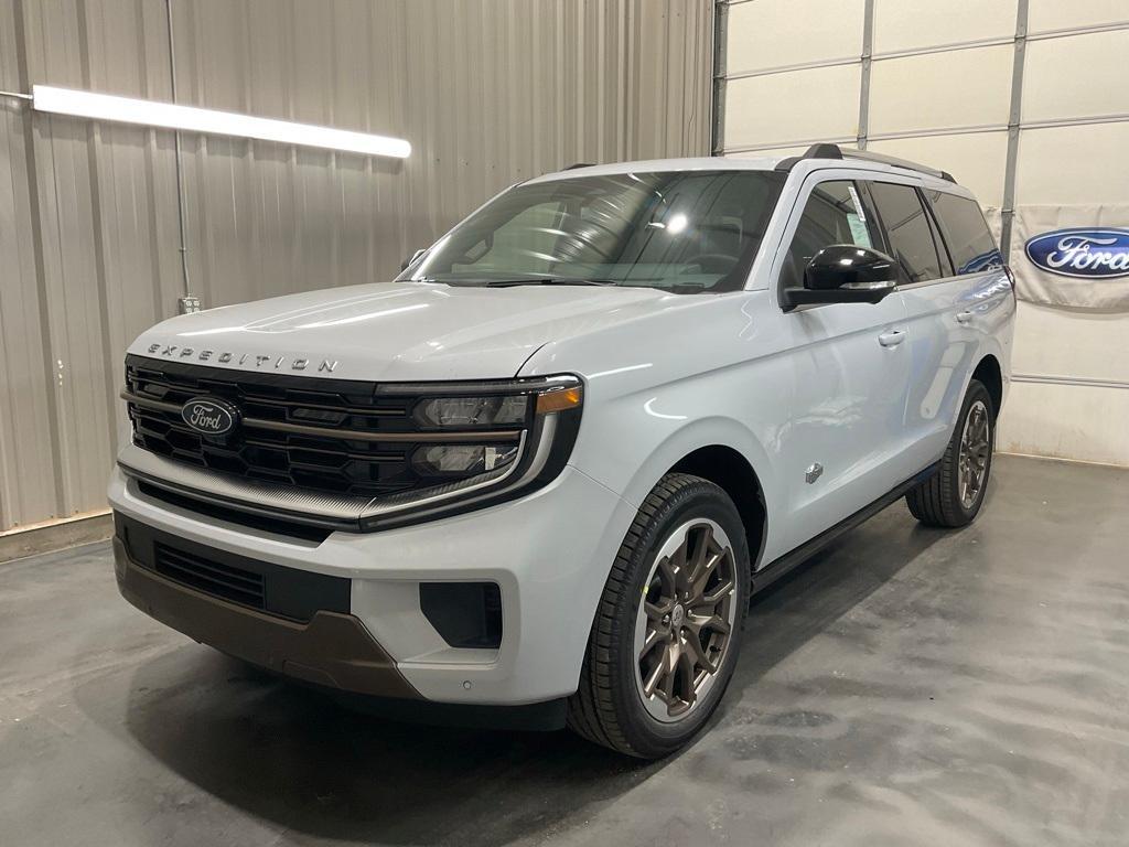 new 2025 Ford Expedition car, priced at $79,998