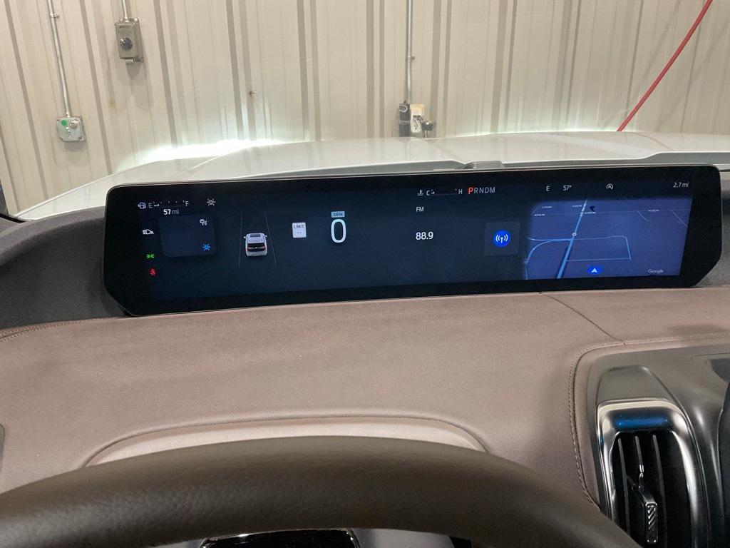 new 2025 Ford Expedition car, priced at $79,998