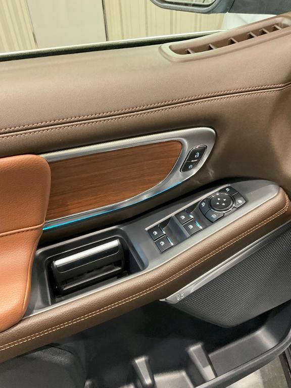 new 2025 Ford Expedition car, priced at $79,998