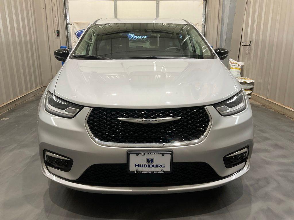 used 2024 Chrysler Pacifica car, priced at $28,455