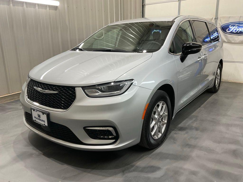 used 2024 Chrysler Pacifica car, priced at $28,455