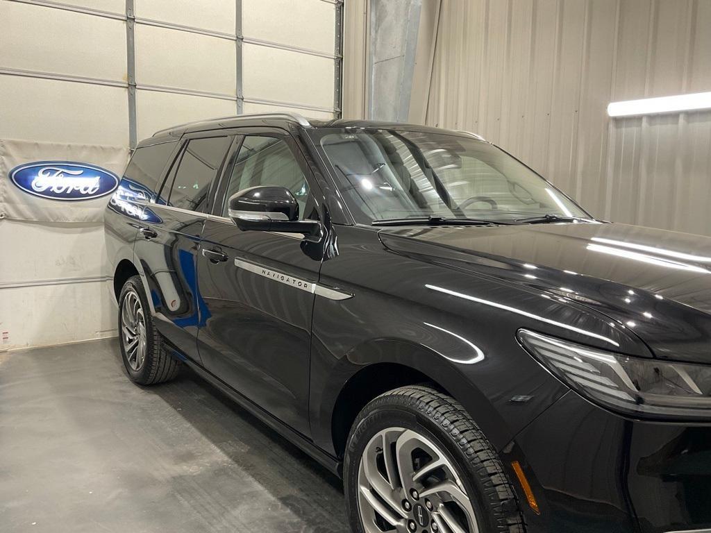used 2025 Lincoln Navigator car, priced at $88,490
