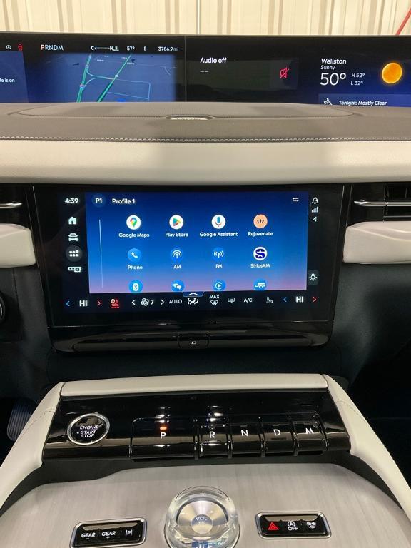 used 2025 Lincoln Navigator car, priced at $88,490