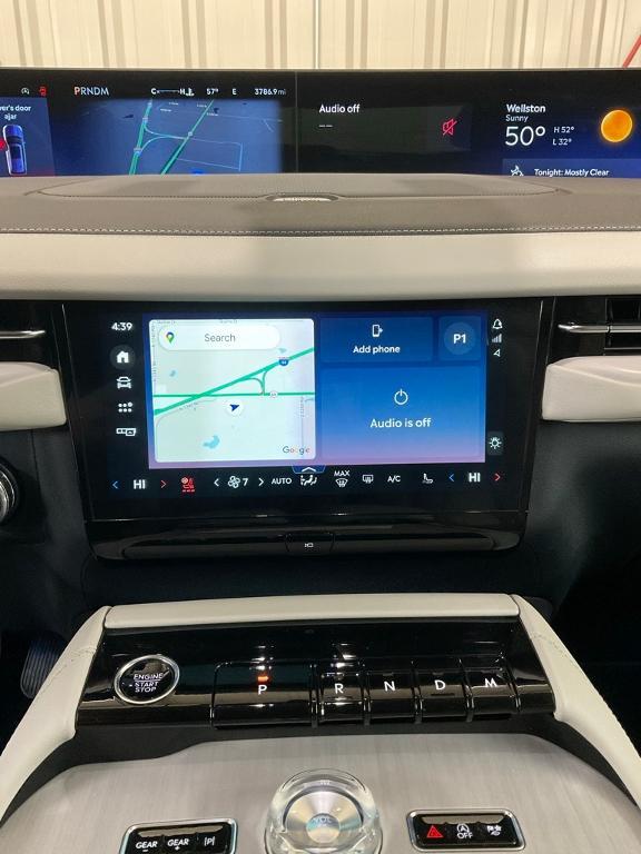 used 2025 Lincoln Navigator car, priced at $88,490