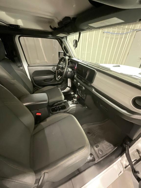 used 2024 Jeep Gladiator car, priced at $33,490