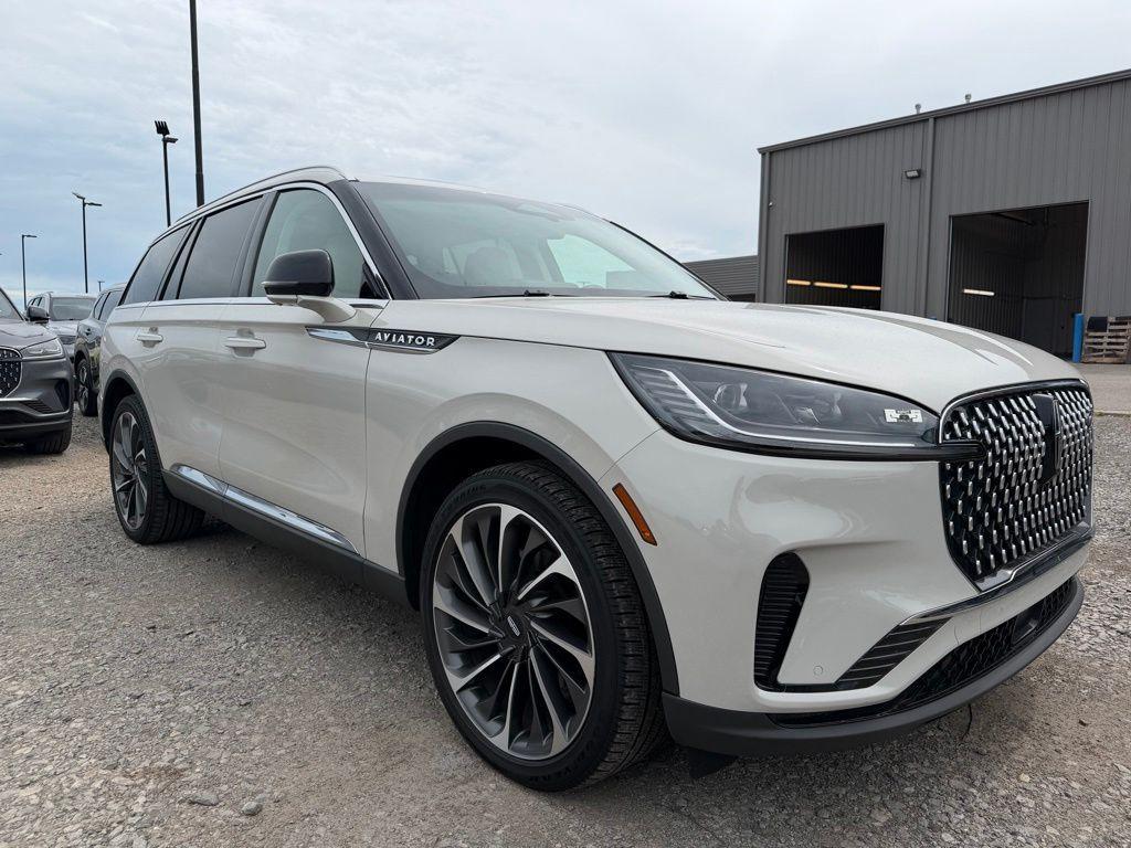 used 2025 Lincoln Aviator car, priced at $62,019