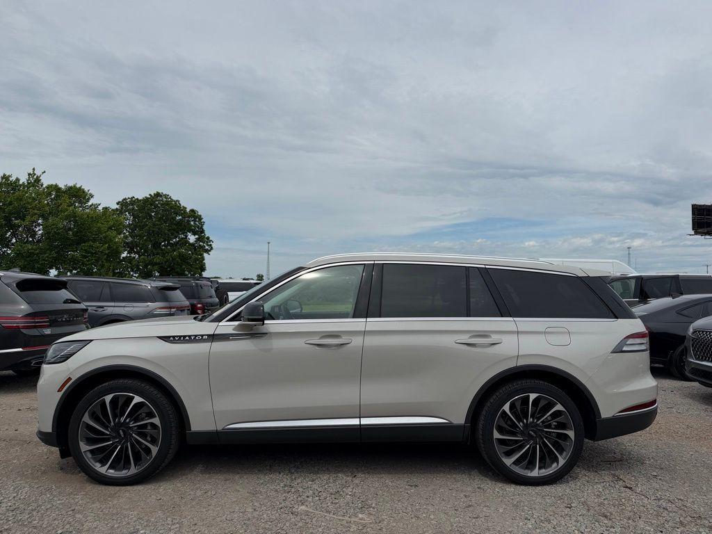 used 2025 Lincoln Aviator car, priced at $62,019