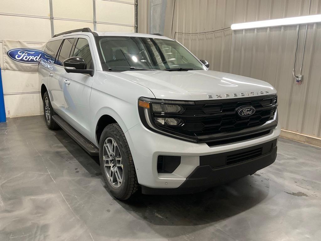 new 2025 Ford Expedition Max car, priced at $71,980