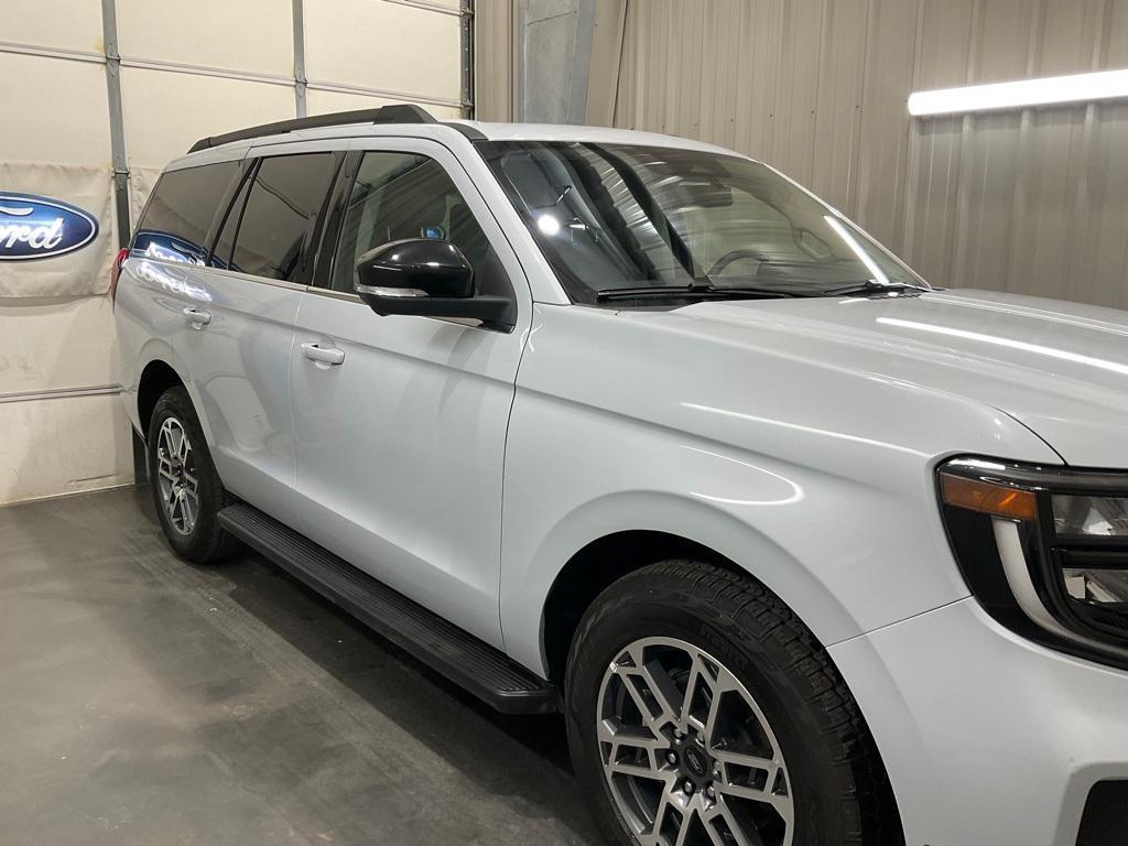 used 2025 Ford Expedition car, priced at $57,710