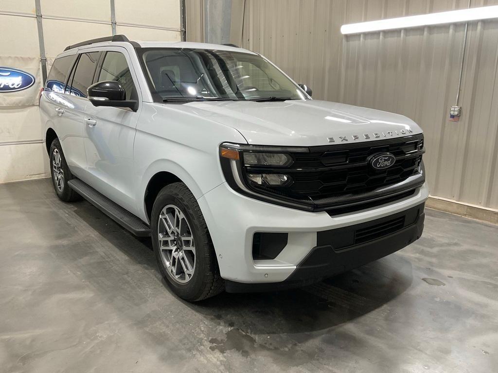 used 2025 Ford Expedition car, priced at $57,710