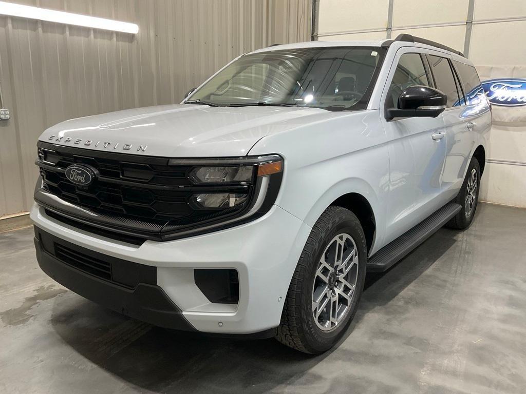used 2025 Ford Expedition car, priced at $57,710