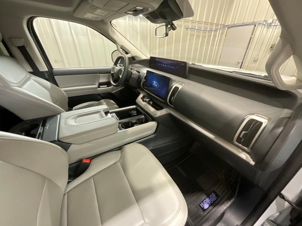 used 2025 Ford Expedition car, priced at $57,710