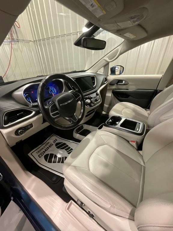 used 2021 Chrysler Pacifica Hybrid car, priced at $20,490