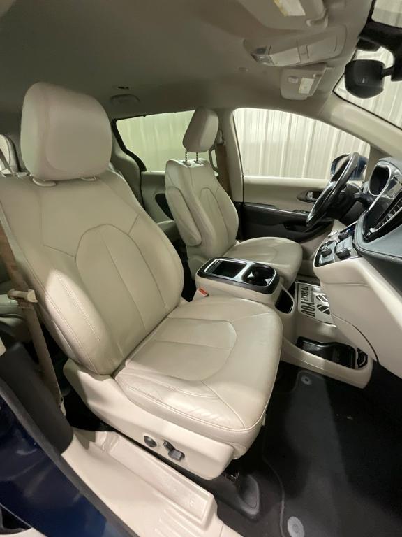 used 2021 Chrysler Pacifica Hybrid car, priced at $20,490