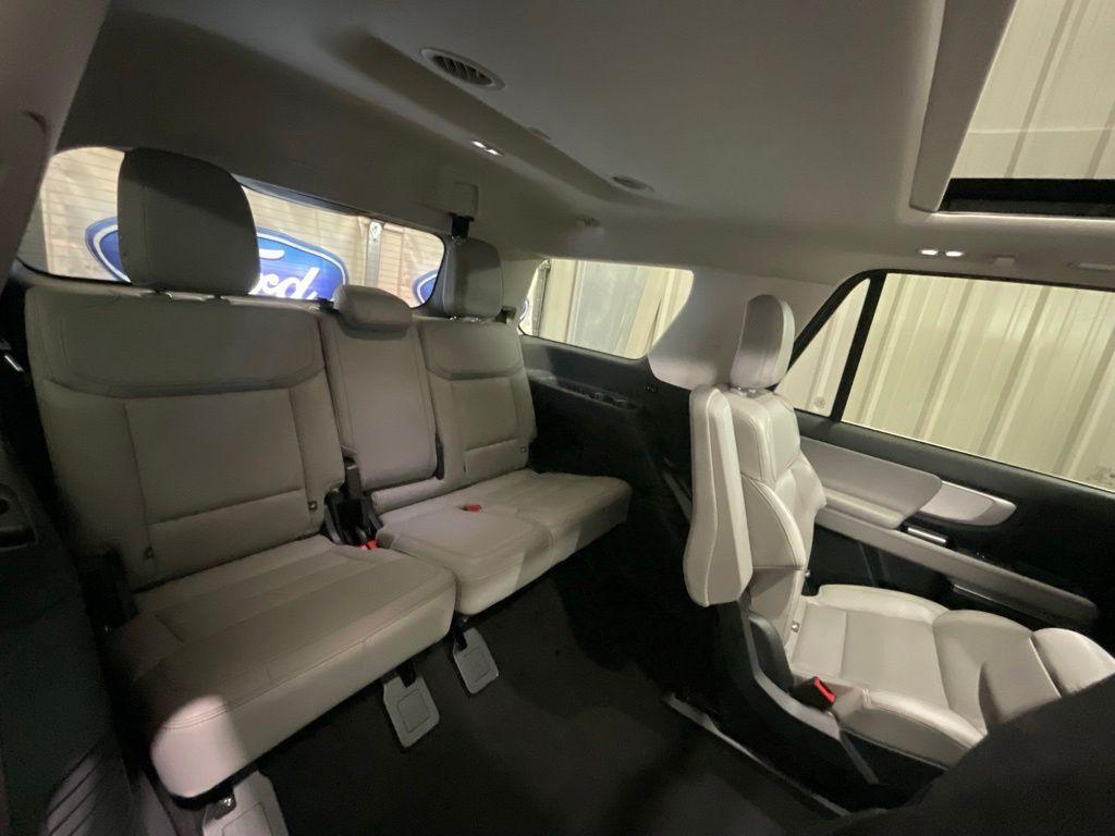 used 2025 Ford Expedition car, priced at $50,799