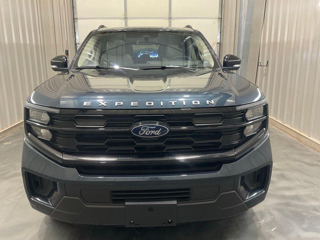 used 2025 Ford Expedition car, priced at $50,799