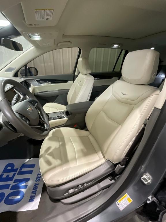 used 2025 Cadillac XT6 car, priced at $38,990