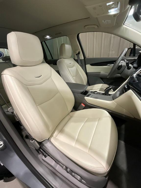 used 2025 Cadillac XT6 car, priced at $38,990