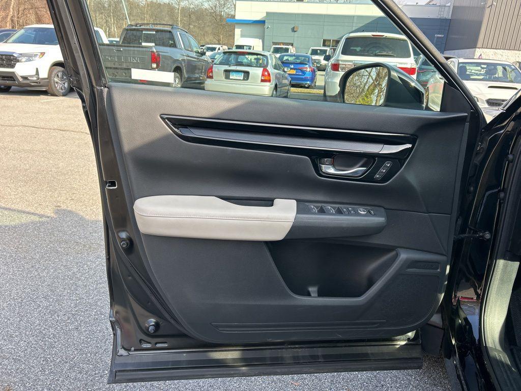 used 2023 Honda CR-V car, priced at $31,899