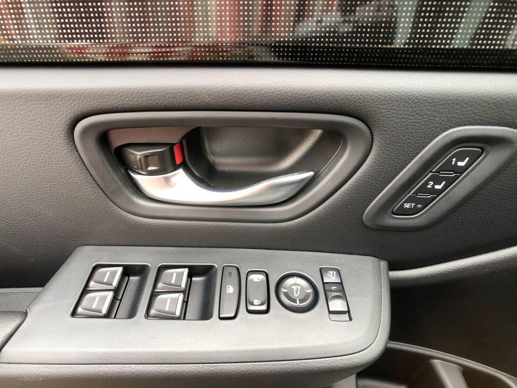 new 2025 Honda Pilot car, priced at $55,305