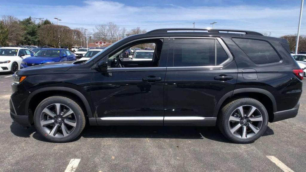 new 2025 Honda Pilot car, priced at $55,305