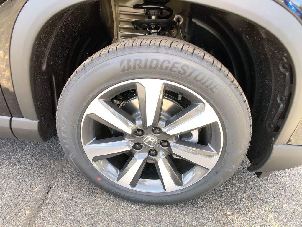 new 2025 Honda Pilot car, priced at $55,305