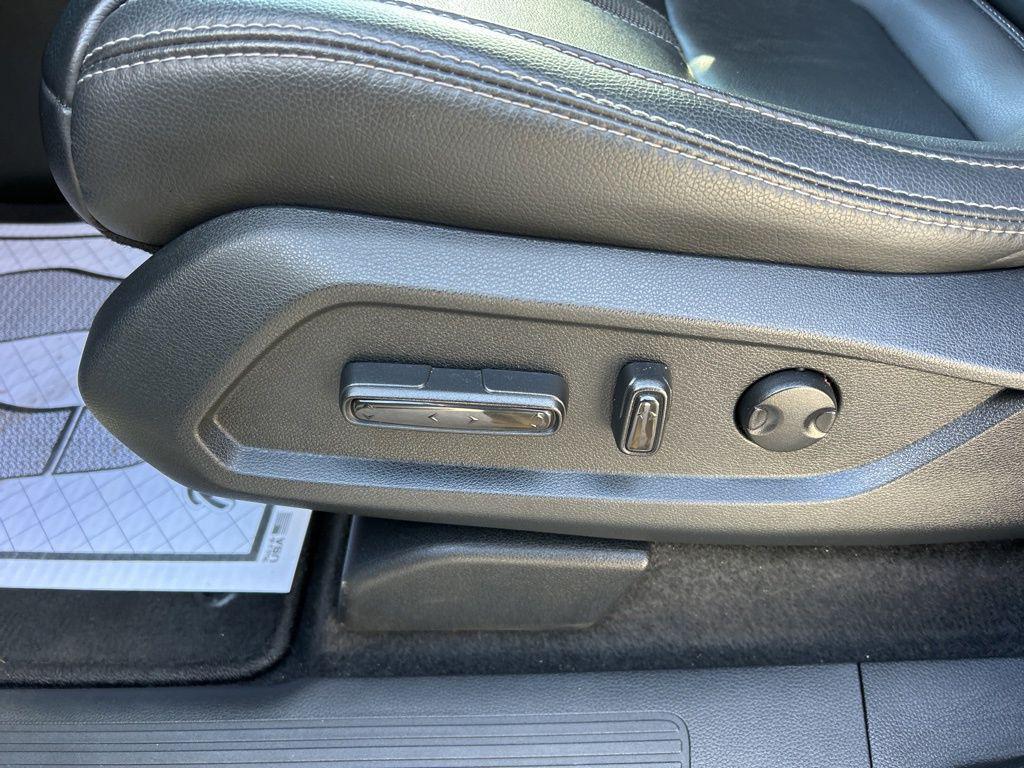 used 2023 Honda Pilot car, priced at $36,750