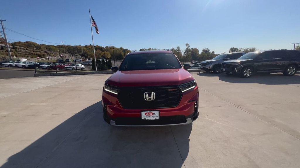 new 2025 Honda Pilot car, priced at $51,350